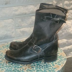 FRYE Veronica Distressed Dark Brown Size 9 🤎